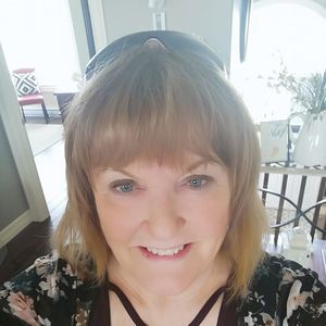 Meet your Posher, Linda